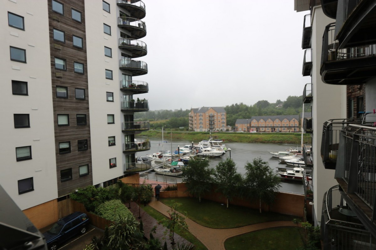 Beatrix, Victoria Wharf