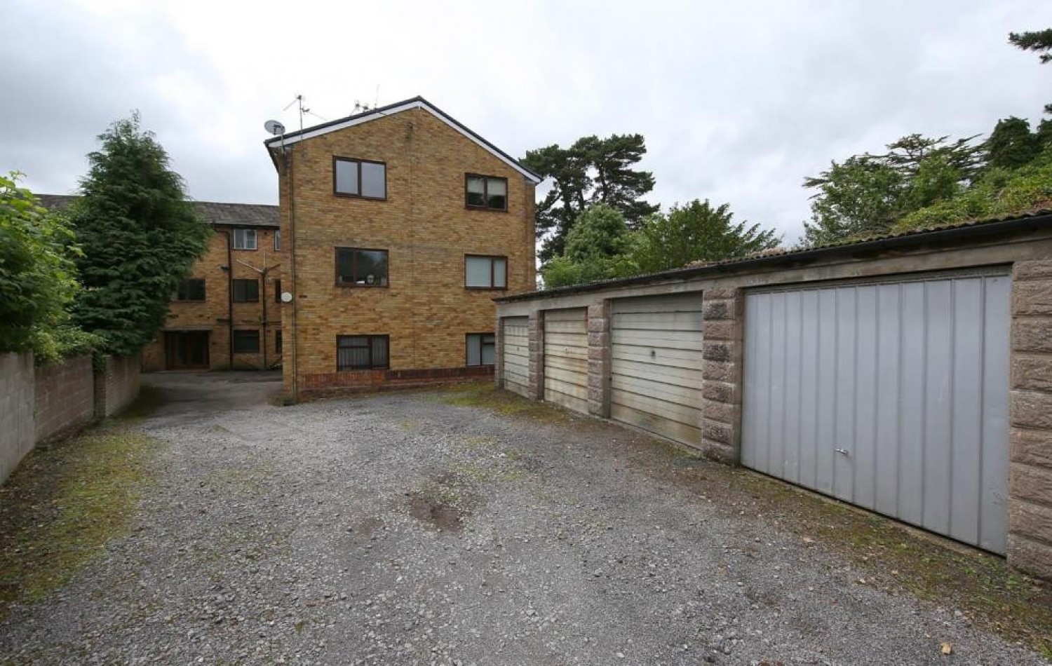 2 bedroom Flat for Letting Fairlawns, Llandaff