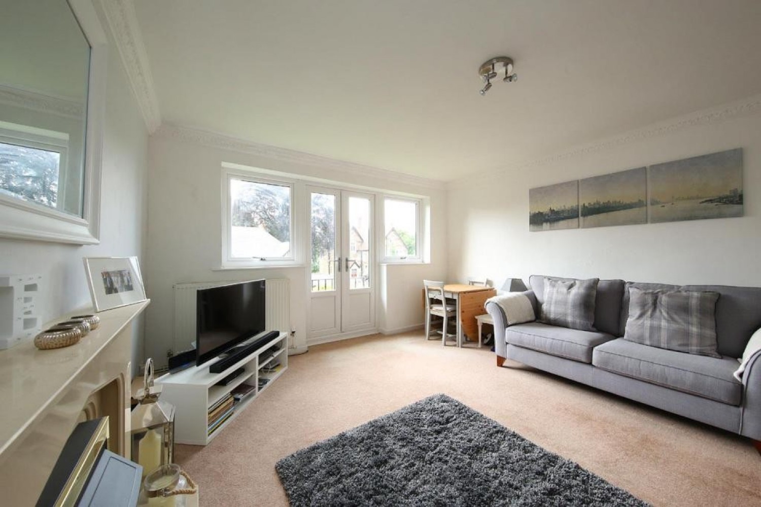 2 bedroom Flat for Letting Fairlawns, Llandaff