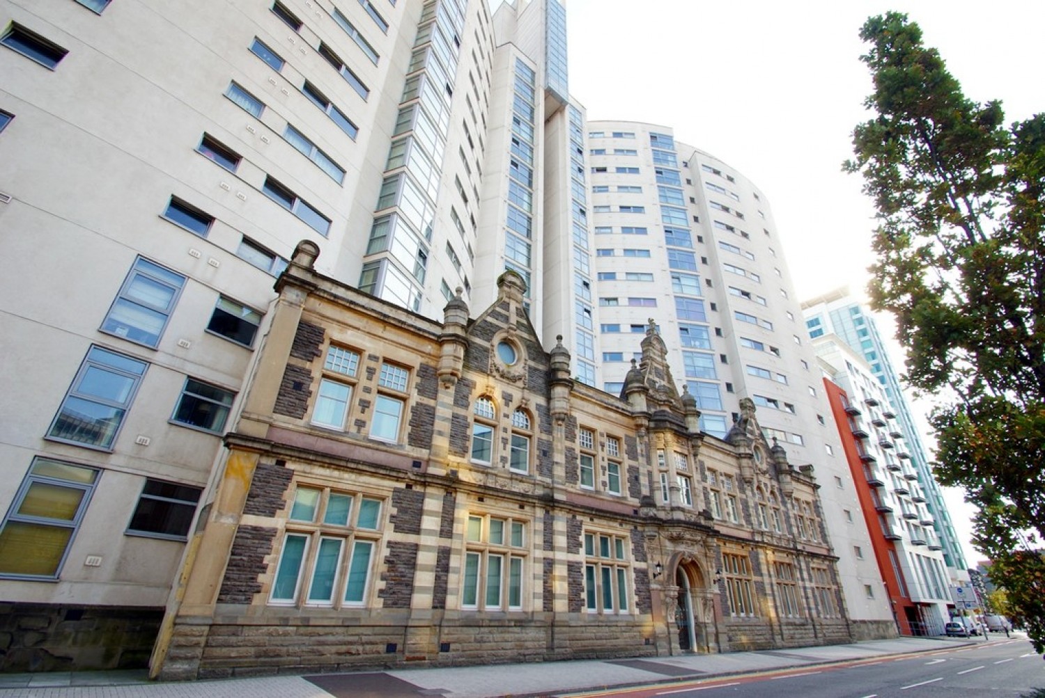 2 bedroom Flat for Letting Altolusso, Bute Terrace, Cathays