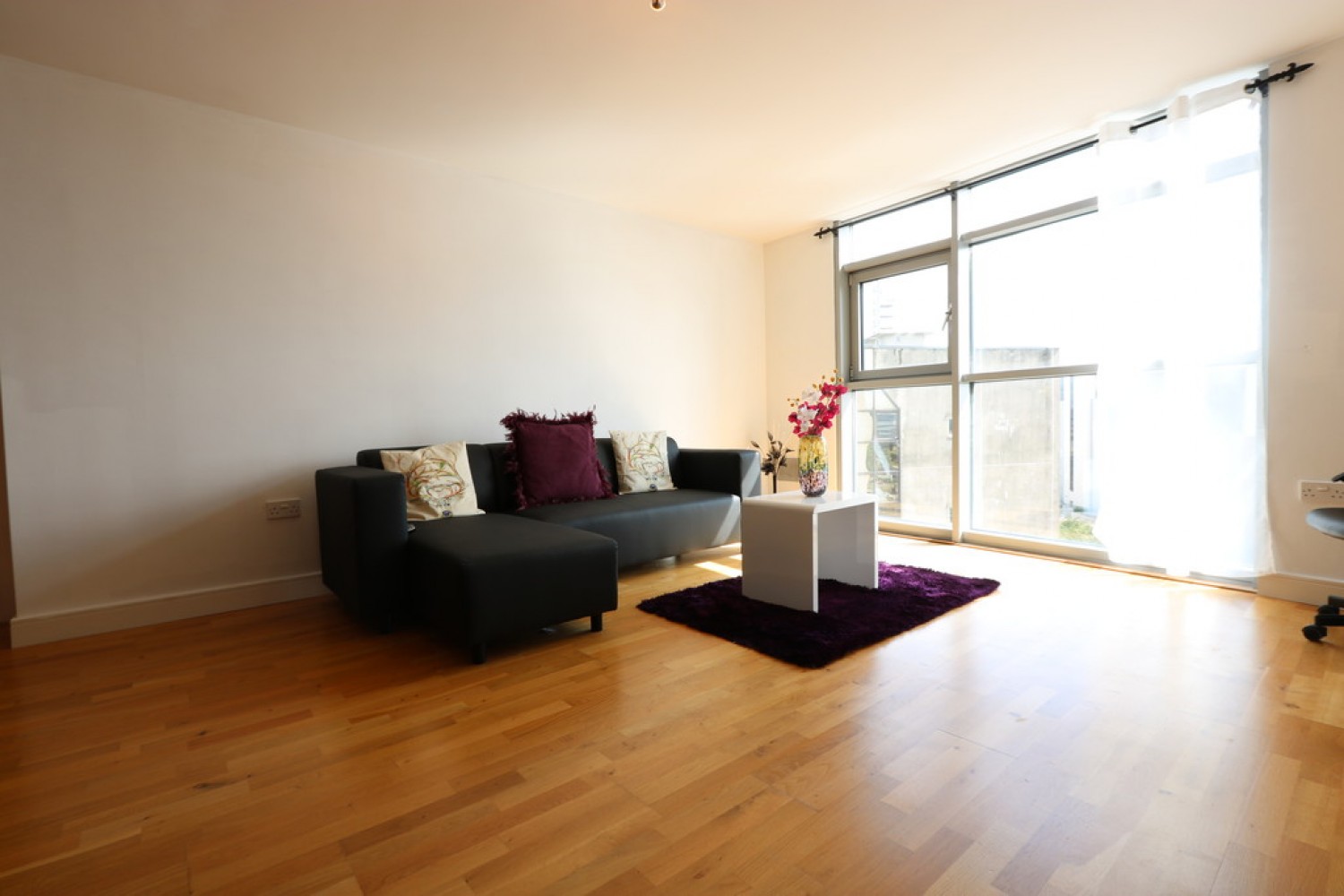 2 bedroom Flat for Letting Altolusso, Bute Terrace, Cathays