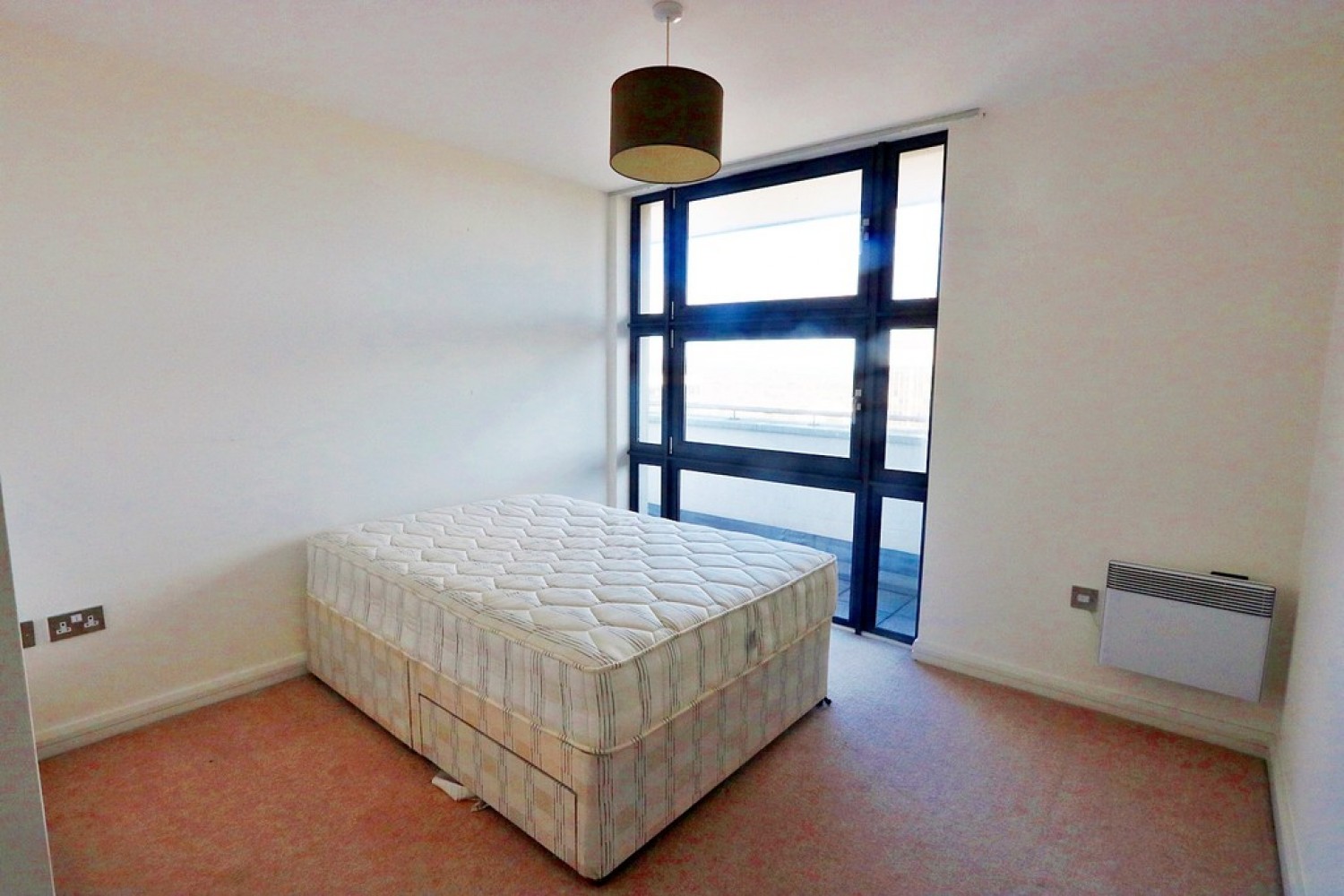 3 bedroom Flat for Letting Landmark Place, Churchill Way