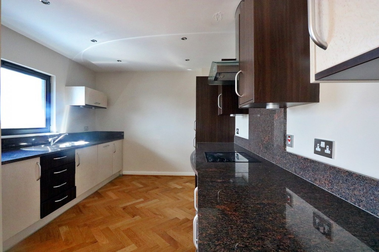 3 bedroom Flat for Letting Landmark Place, Churchill Way