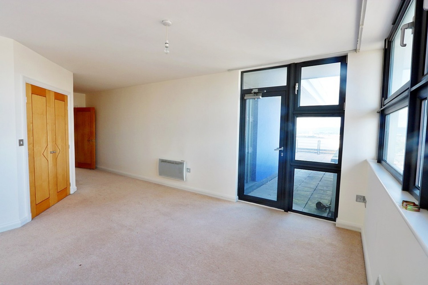 3 bedroom Flat for Letting Landmark Place, Churchill Way