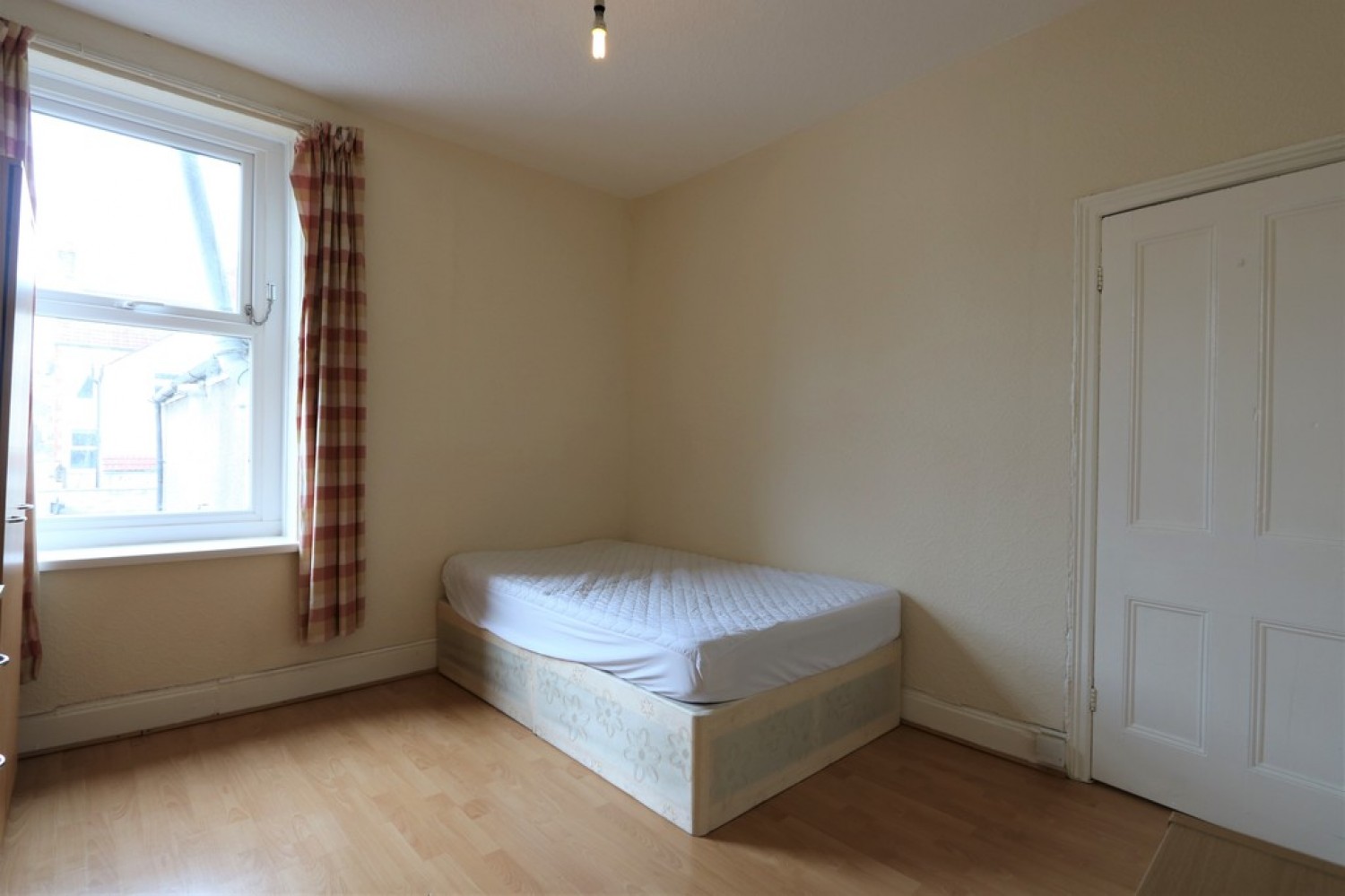 2 bedroom Flat for Letting Monthermer Road, Cardiff