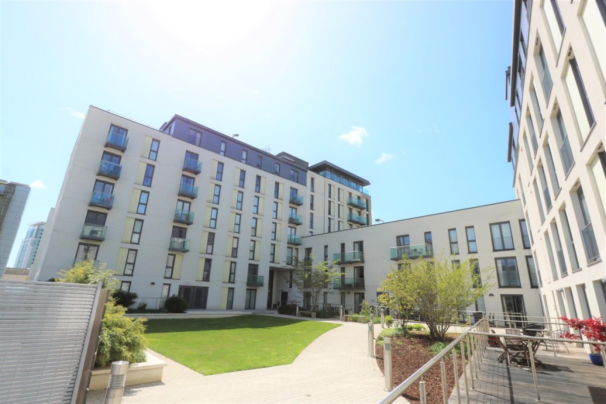 Hayes Apartments, Cathays
