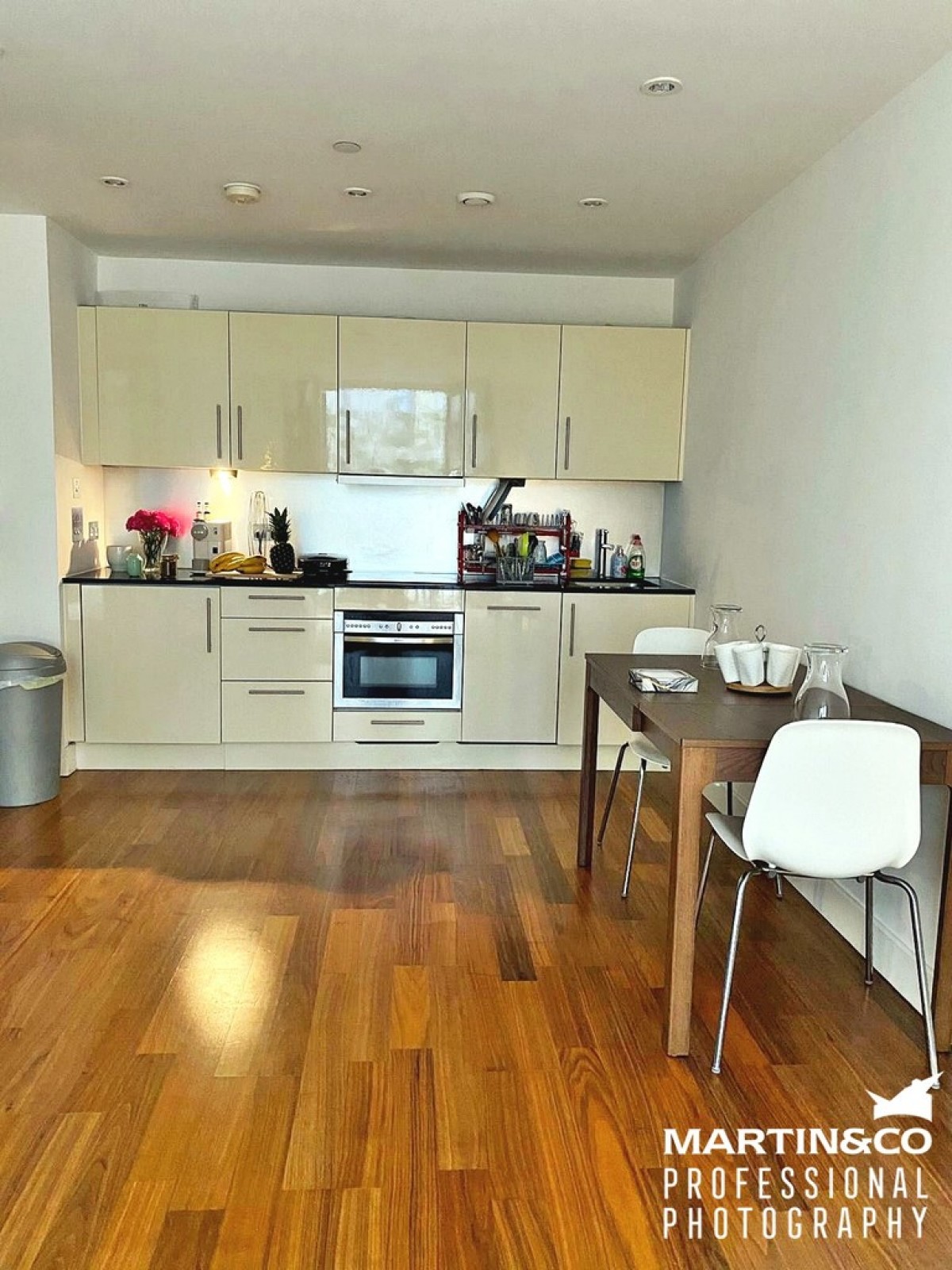 Hayes Apartments, Cathays