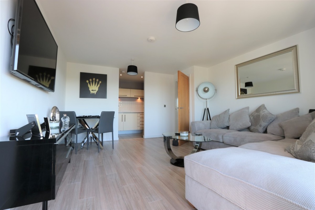 Roma House, Victoria Wharf