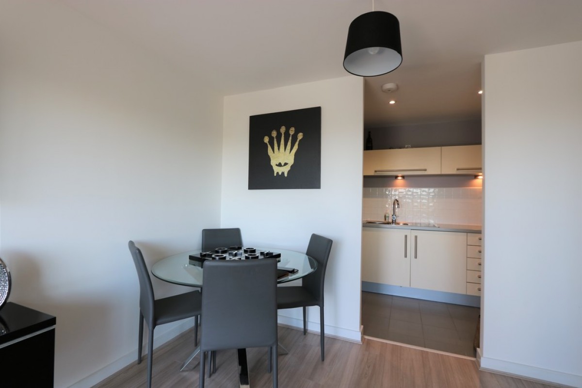 Roma House, Victoria Wharf
