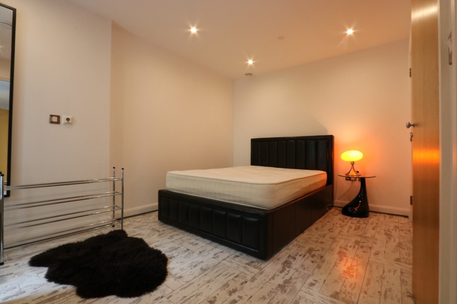 2 bedroom Flat for Letting David Morgan, City Centre