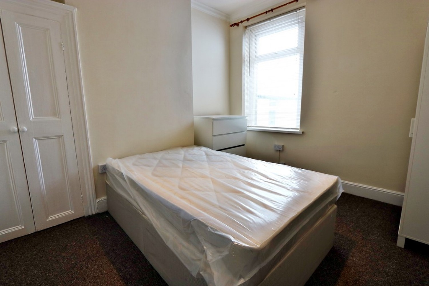 2 bedroom Flat for Letting Monthermer Road, Cardiff