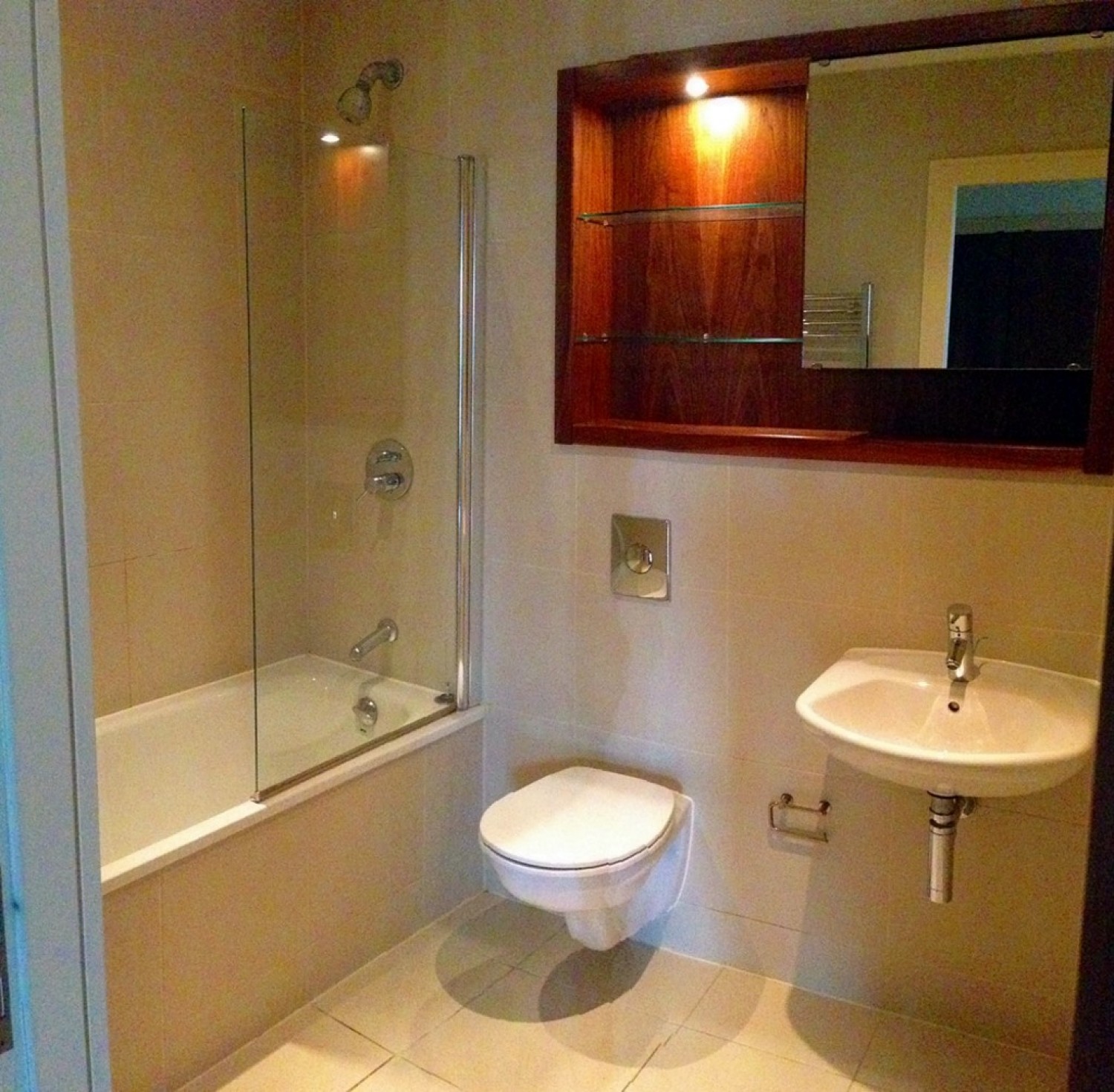 2 bedroom Flat for Letting Admiral House, Newport Road