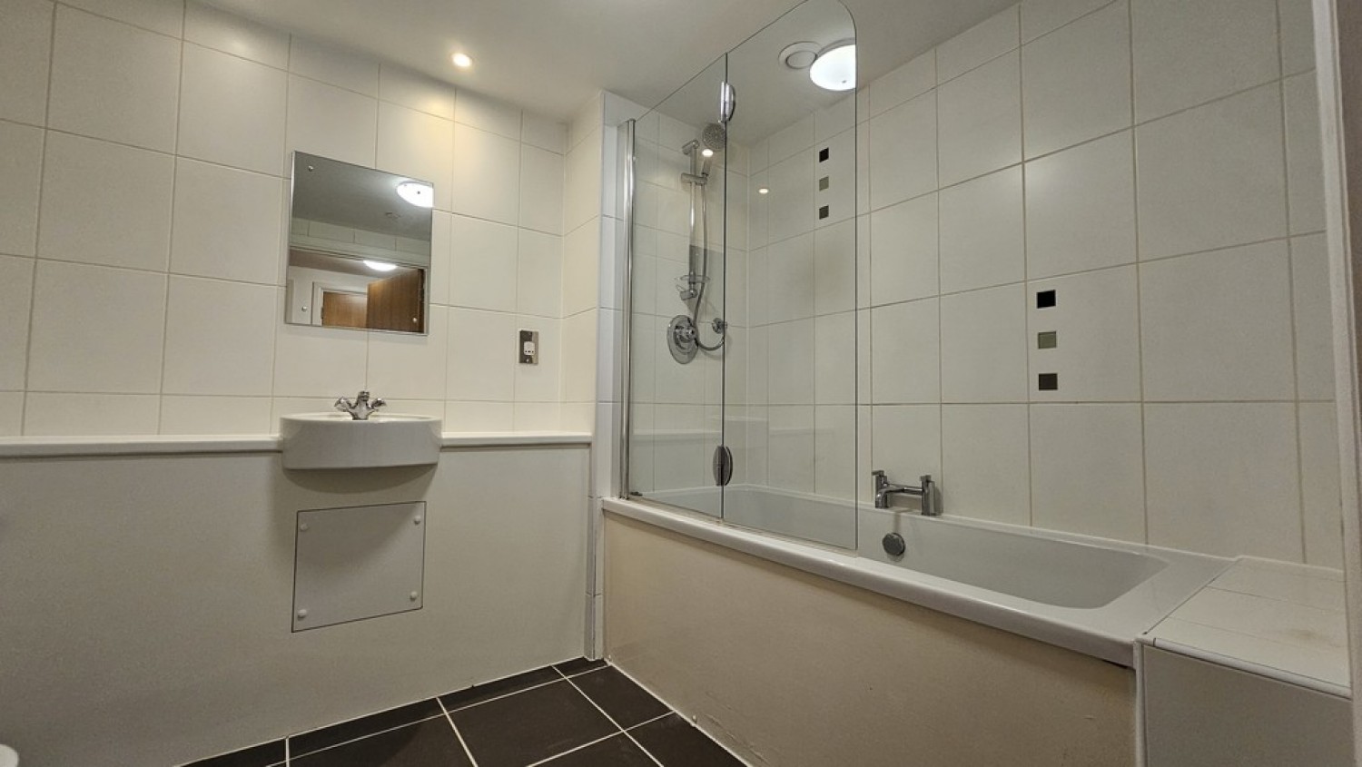 1 bedroom Flat for Letting David Morgan Apartments, City Centre