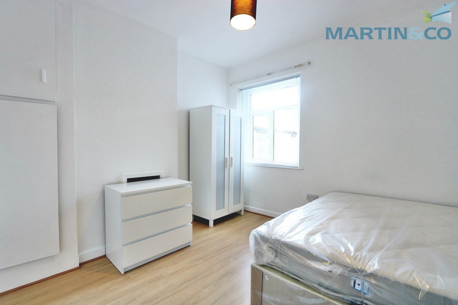 2 bedroom Flat for Letting Monthermer Road, Cardiff