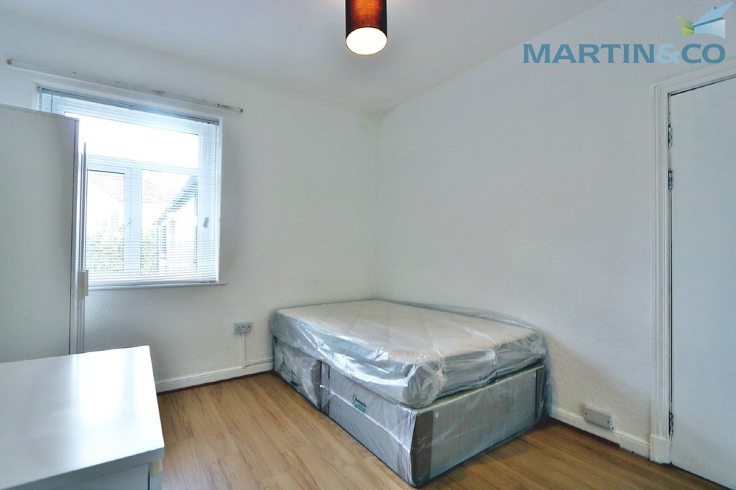 2 bedroom Flat for Letting Monthermer Road, Cardiff