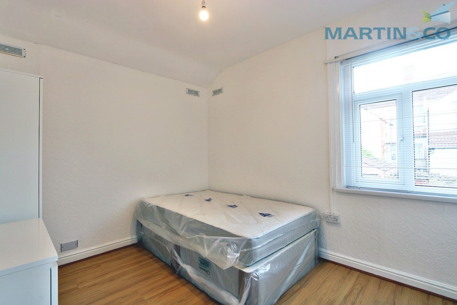 2 bedroom Flat for Letting Monthermer Road, Cardiff