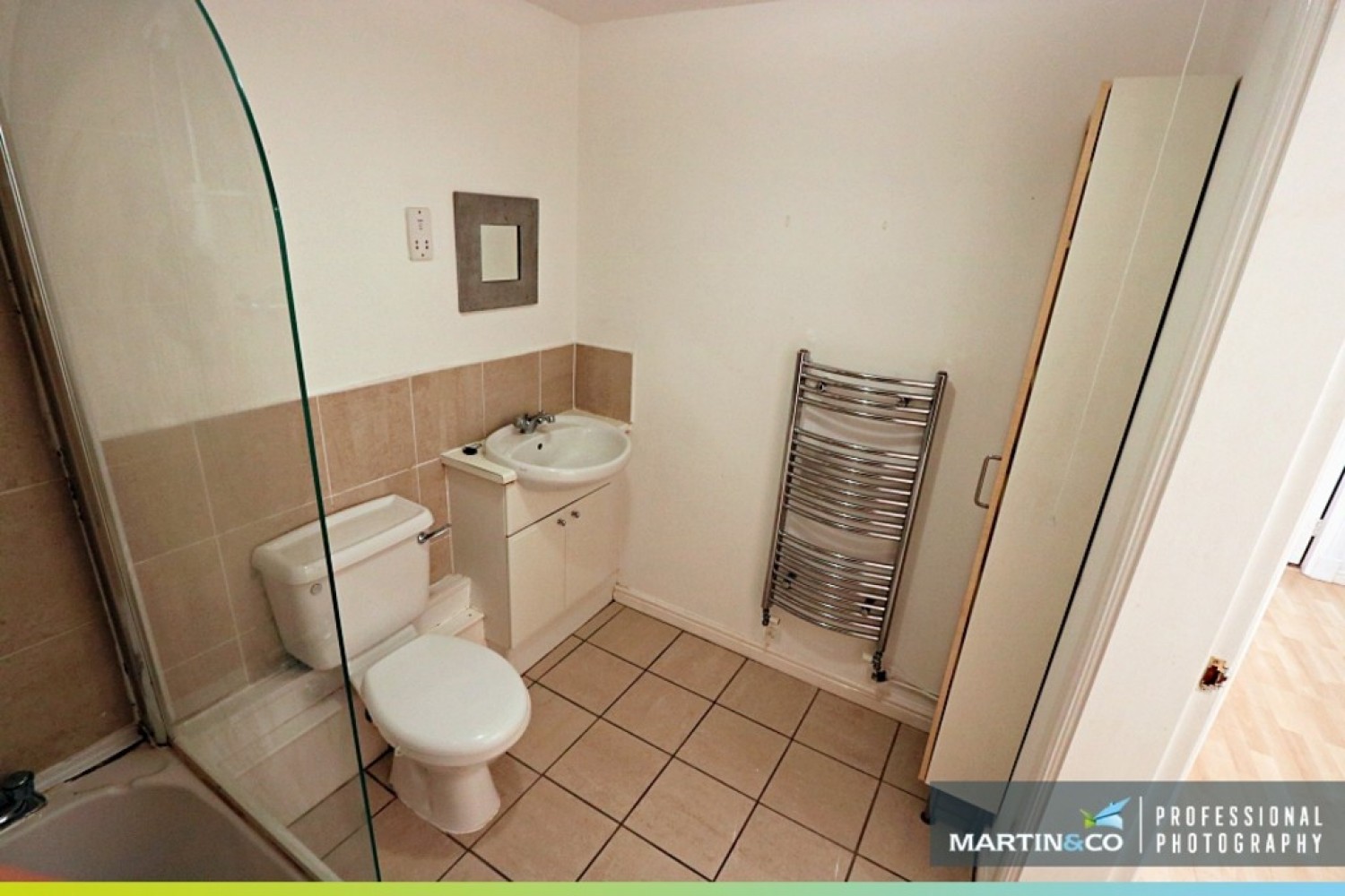 2 bedroom Flat for Letting Century Court, Taffs Mead Embankment,
