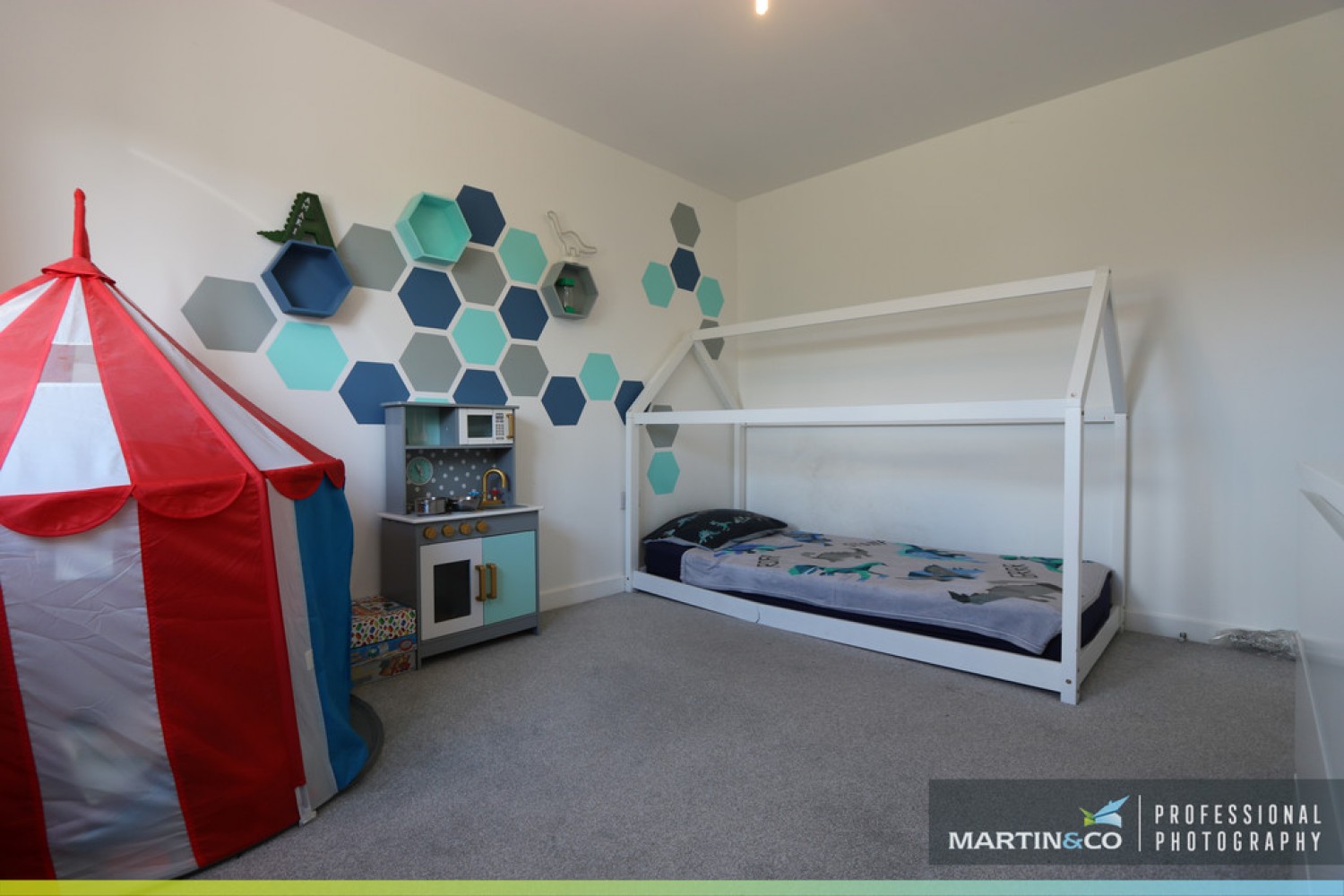 4 bedroom House in Church Road, St Edeyrns