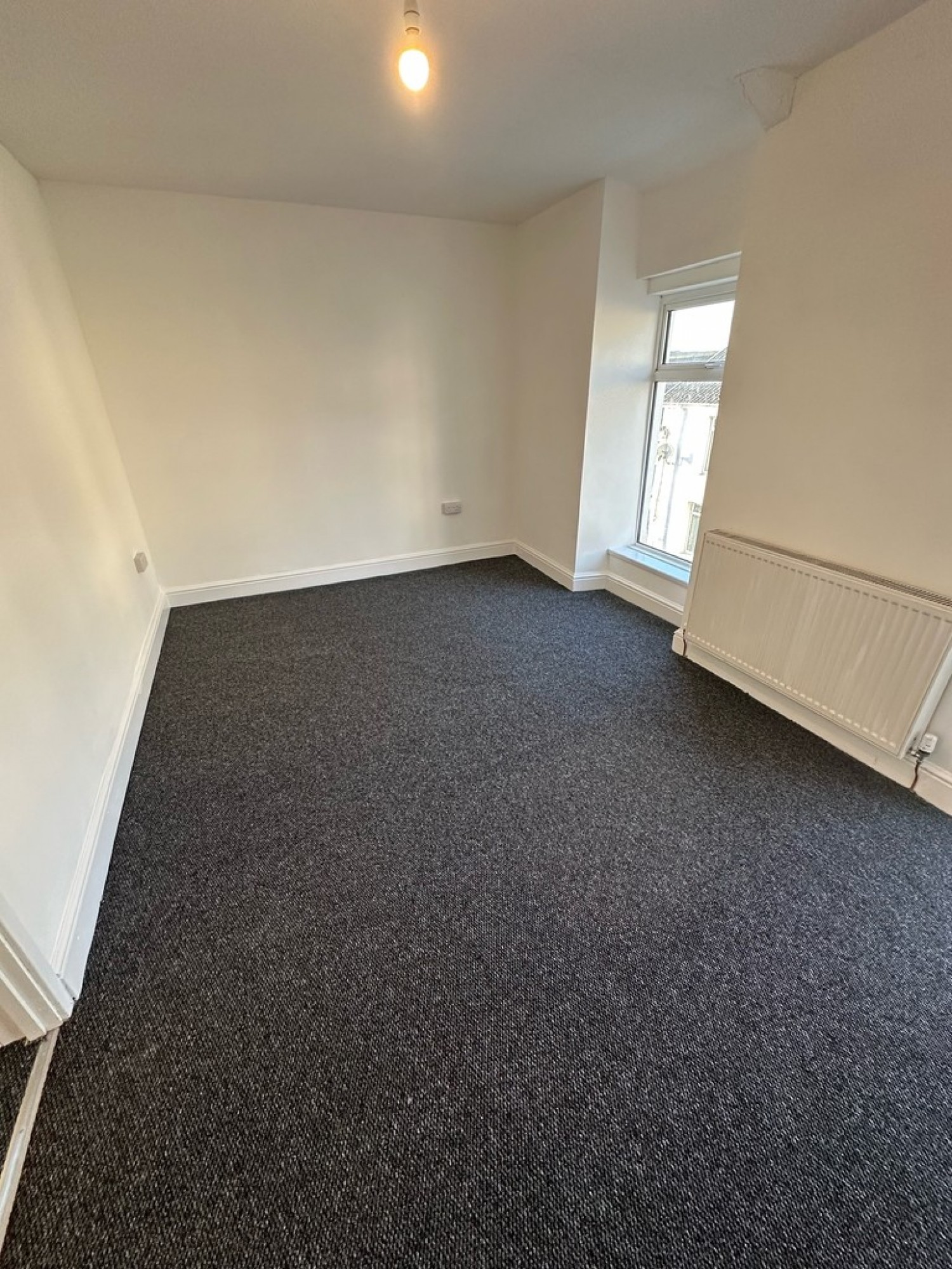 2 bedroom House for Letting Alma Street, Twyn