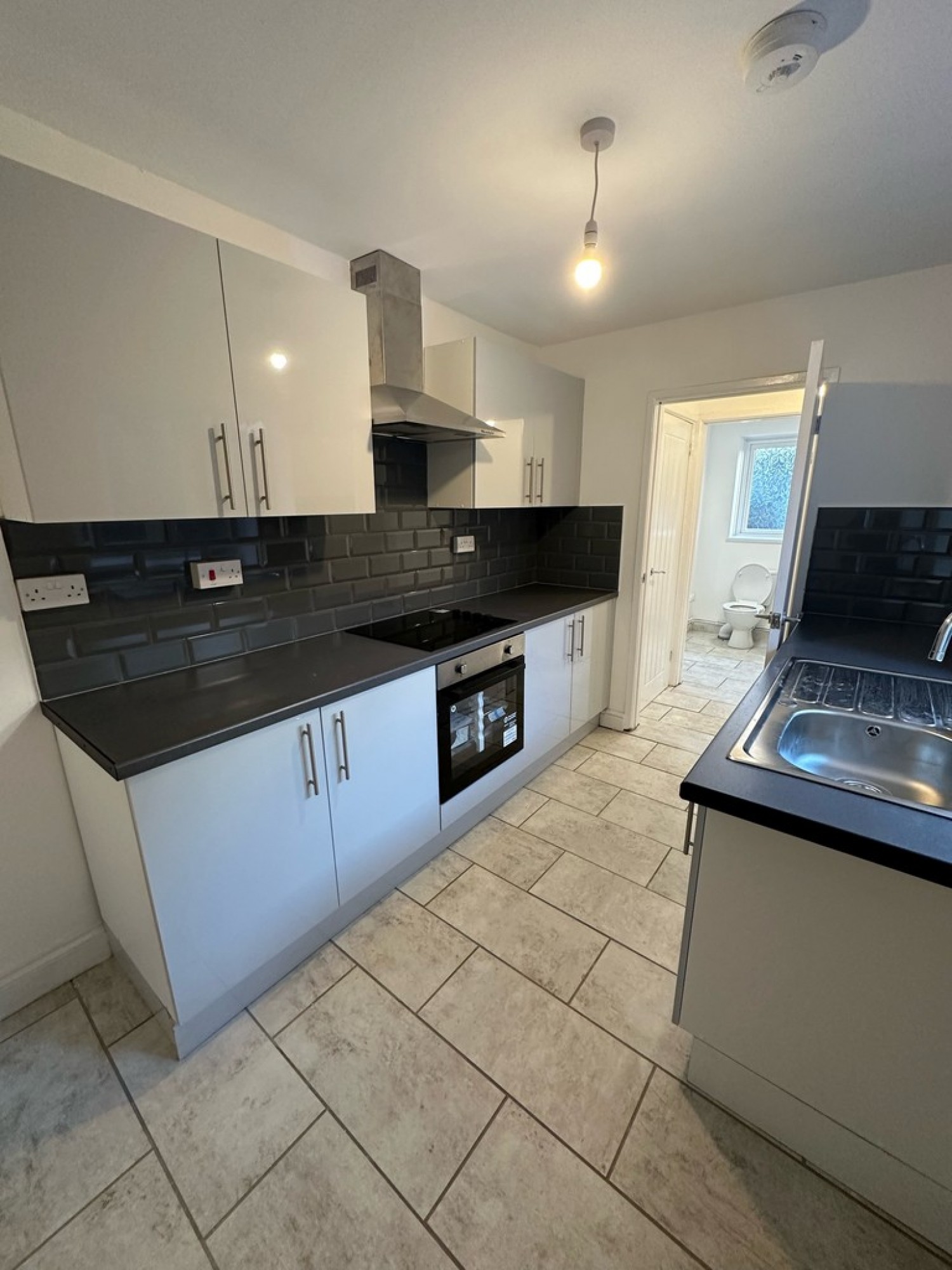 2 bedroom House for Letting Alma Street, Twyn