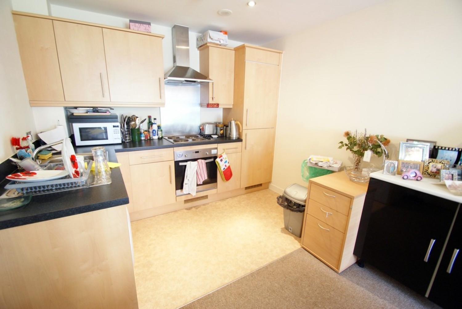 Heol Staughton , Cardiff