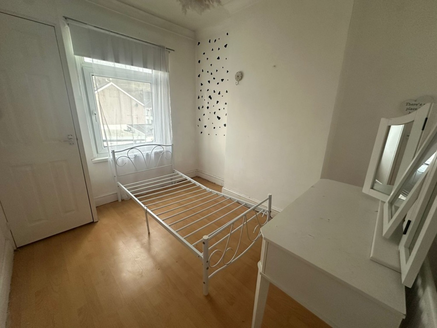 3 bedroom House in Kimberley Place, Troedyrhiw