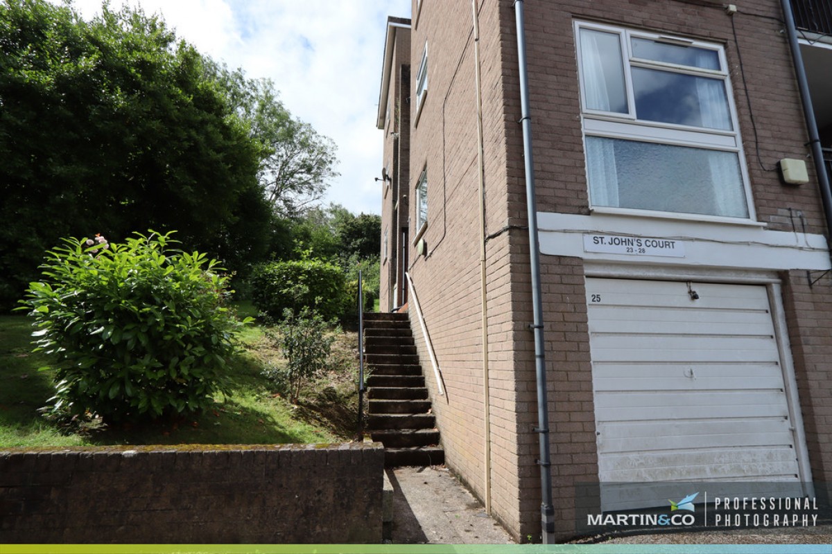 St Johns, Linnet Close