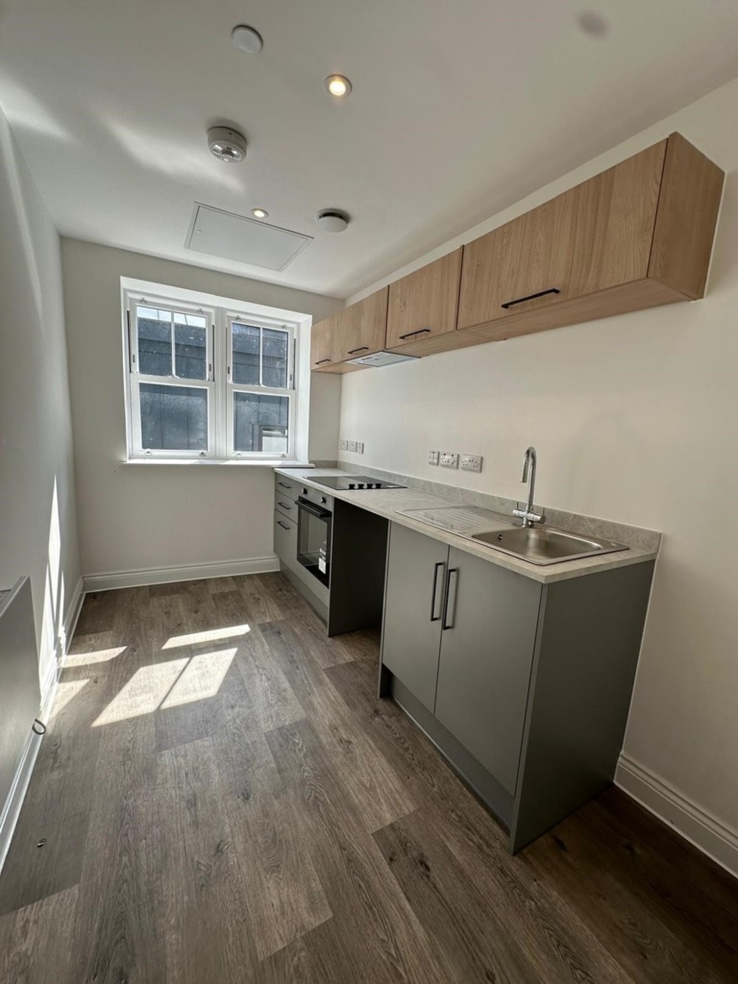 1 bedroom Flat for Letting Howfield Flats, High Street, Merthyr Tydfil