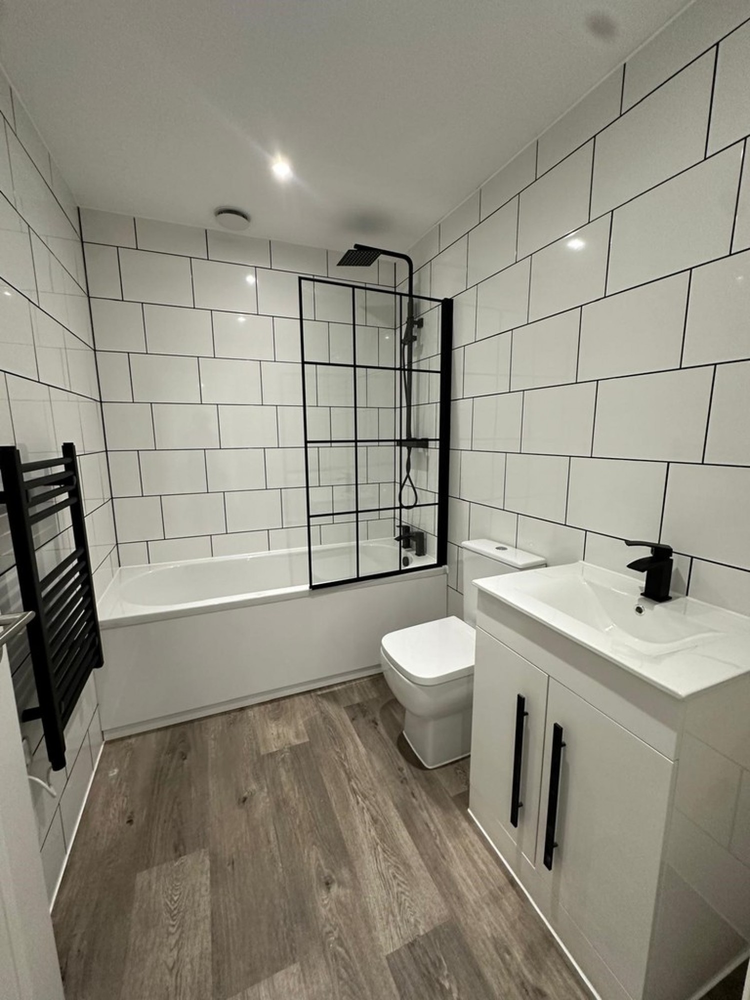 2 bedroom Flat for Letting Howfield Flats, High Street, Merthyr Tydfil