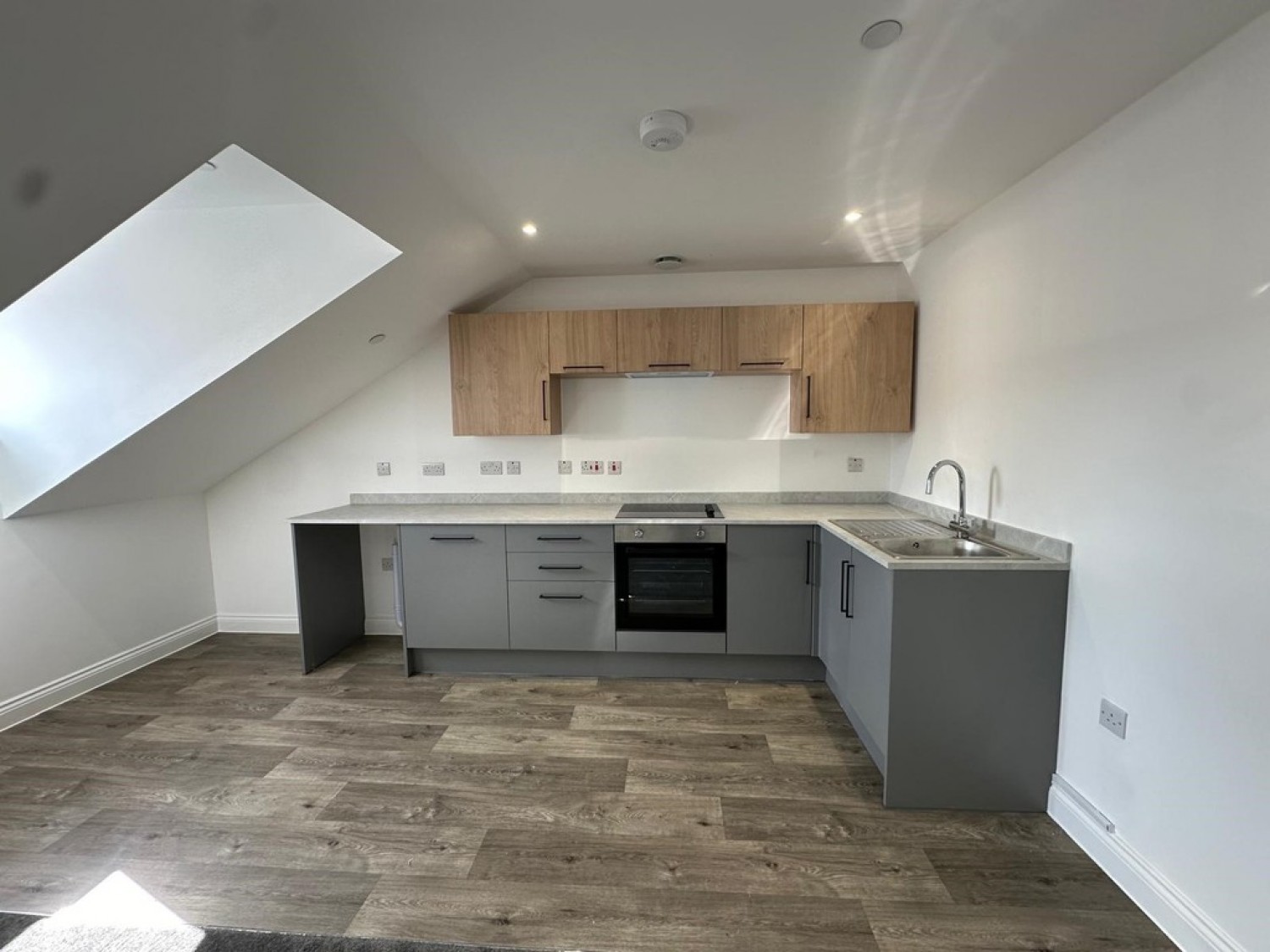 2 bedroom Flat for Letting Howfield Flats, High Street, Merthyr Tydfil