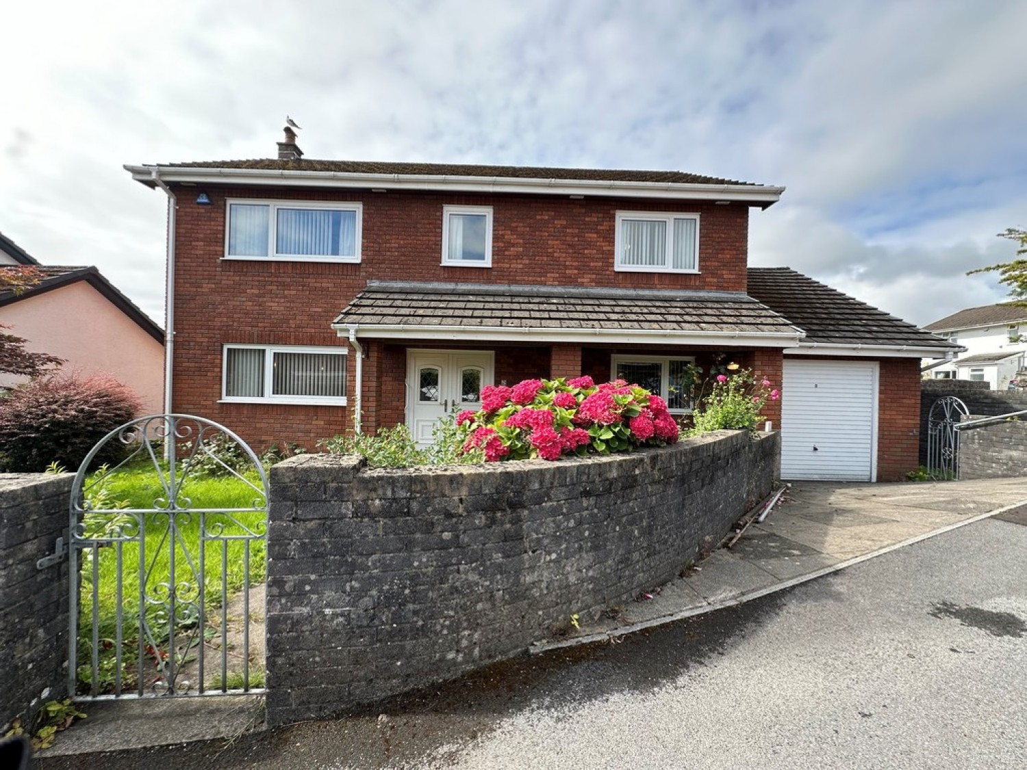 St John's Close, Cefn Coed