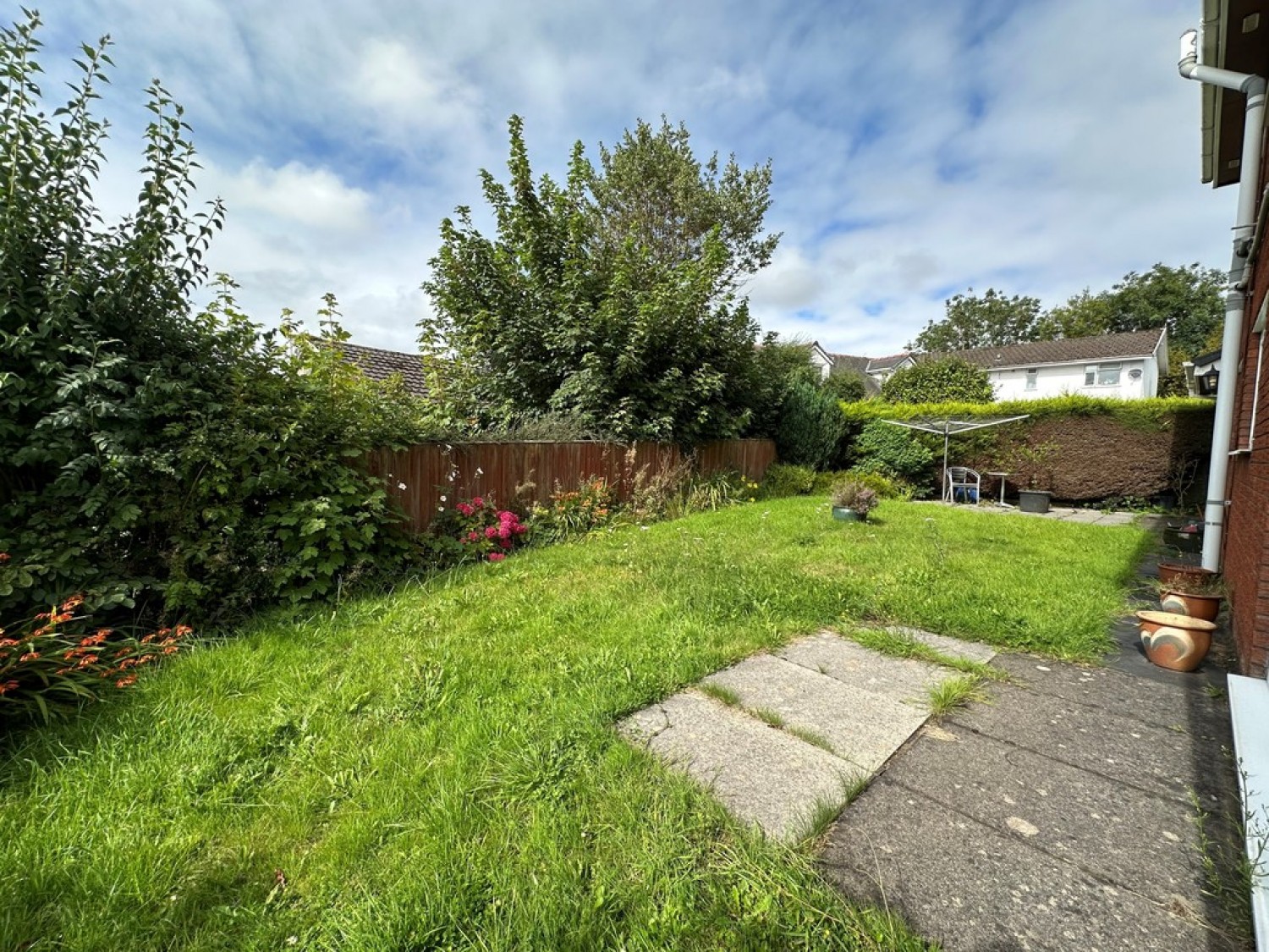 St John's Close, Cefn Coed