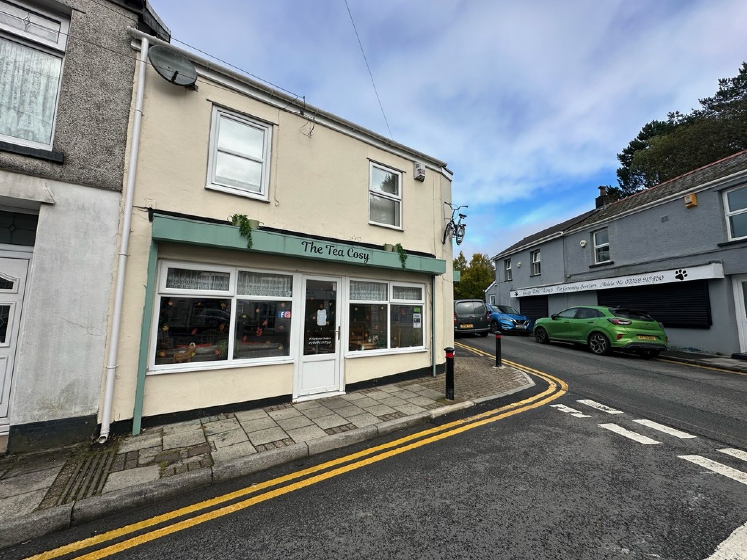 Mount Pleasant Street &amp; Flat in Victoria Street, Dowlais, Merthyr Tydfil