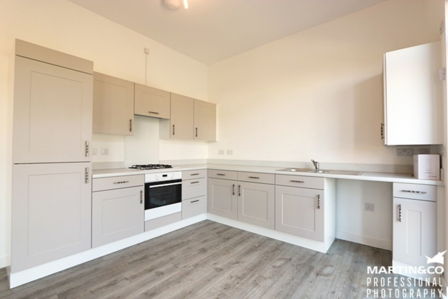 2 bedroom Flat for Letting The Risings, St Edeyrns , Cardiff