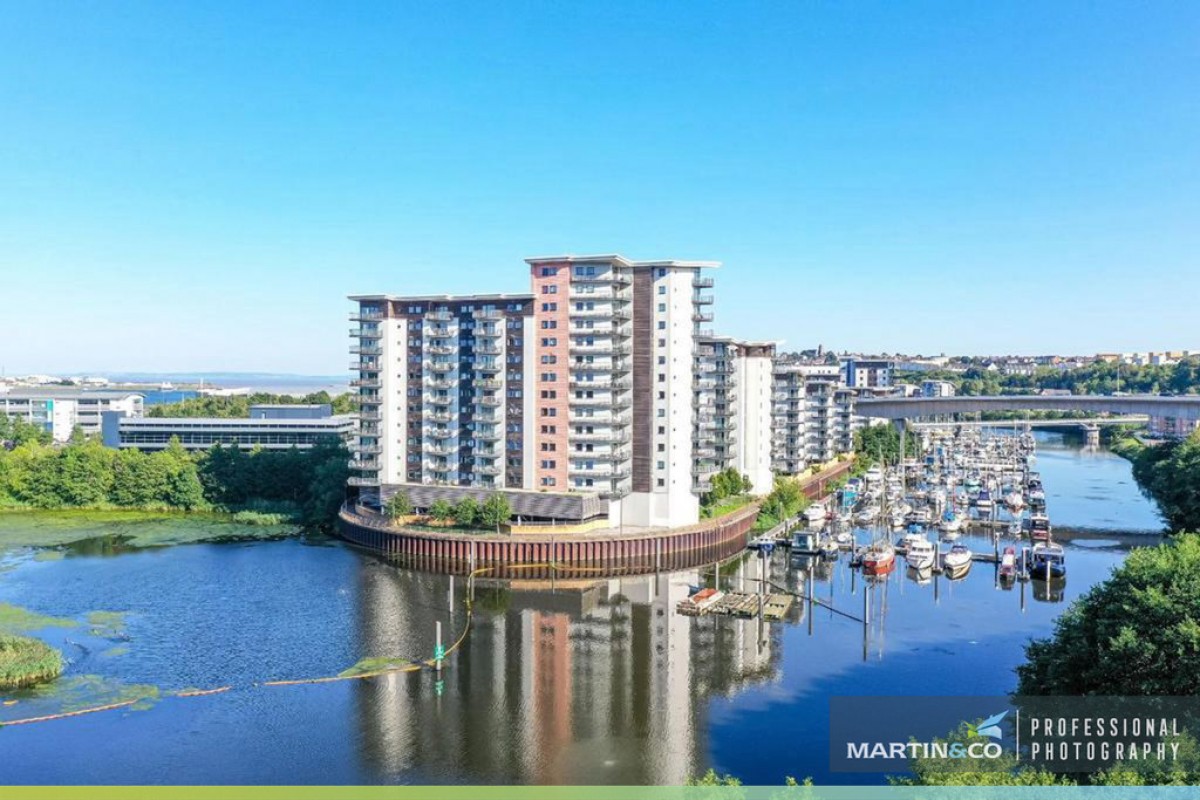 Roma, Victoria Wharf