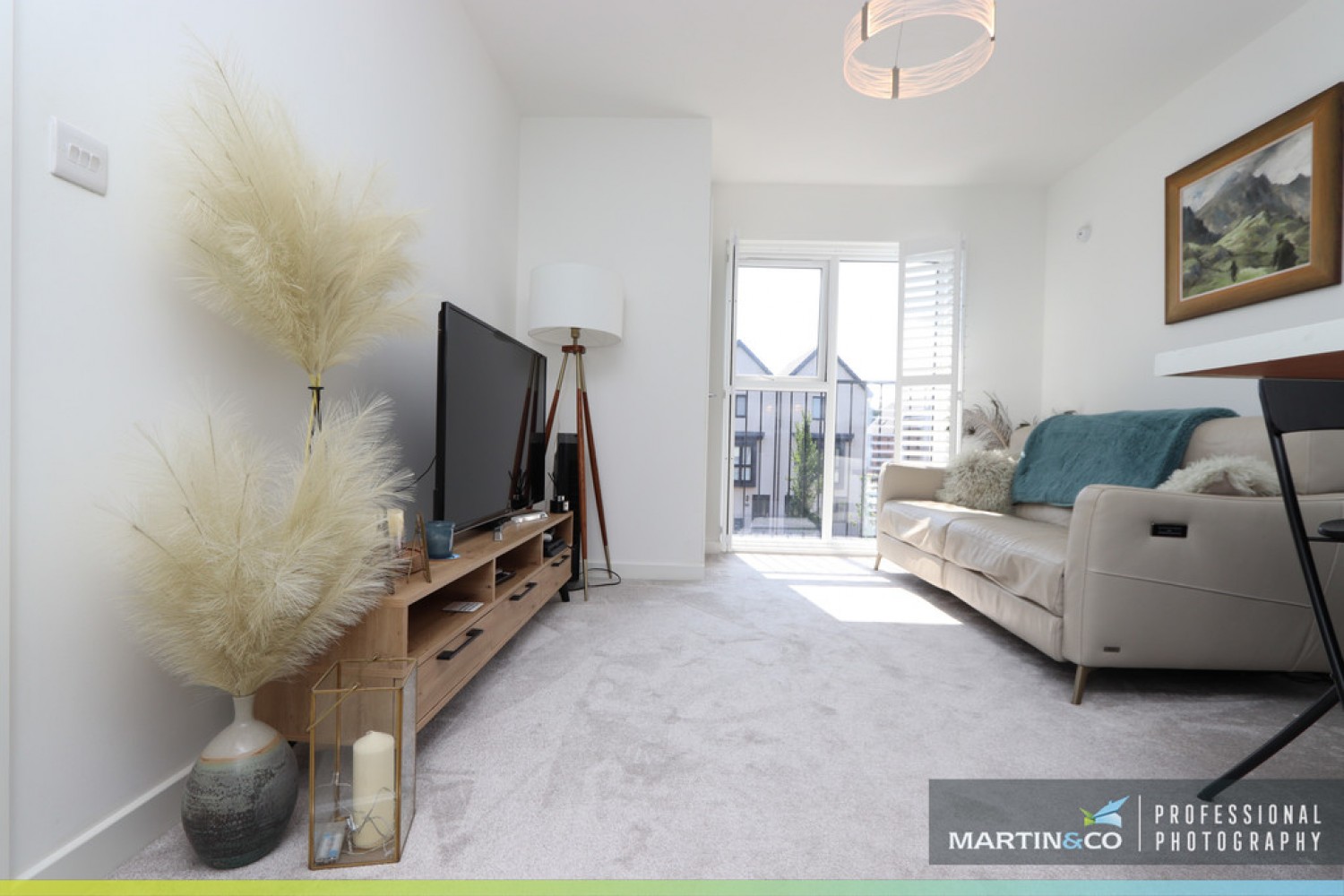2 bedroom Flat for Letting Church Road, St Edeyrns