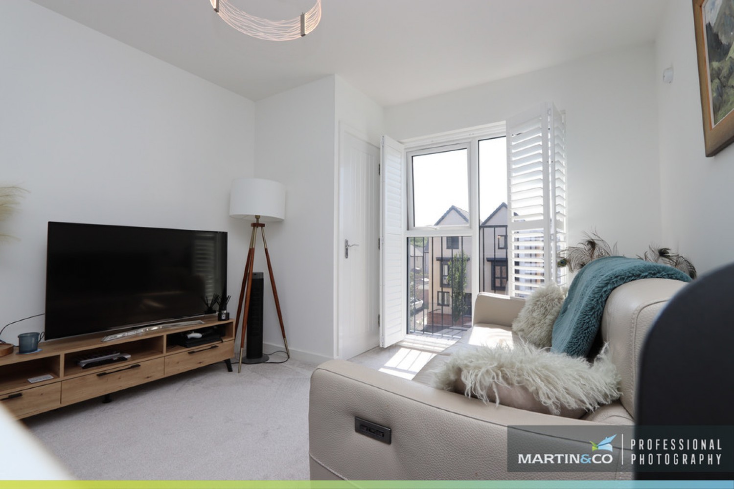 2 bedroom Flat for Letting Church Road, St Edeyrns