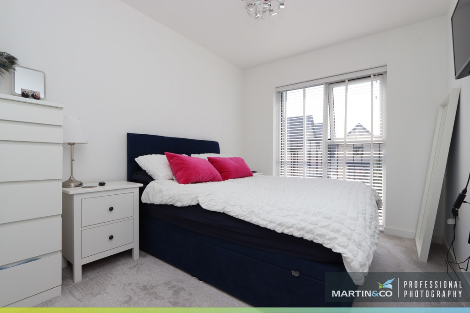 2 bedroom Flat for Letting Church Road, St Edeyrns