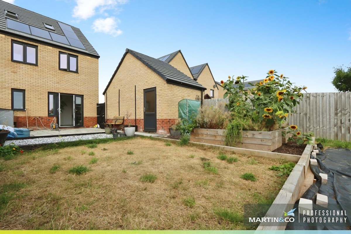 Maes Yr Ysgol, Aspen Grove