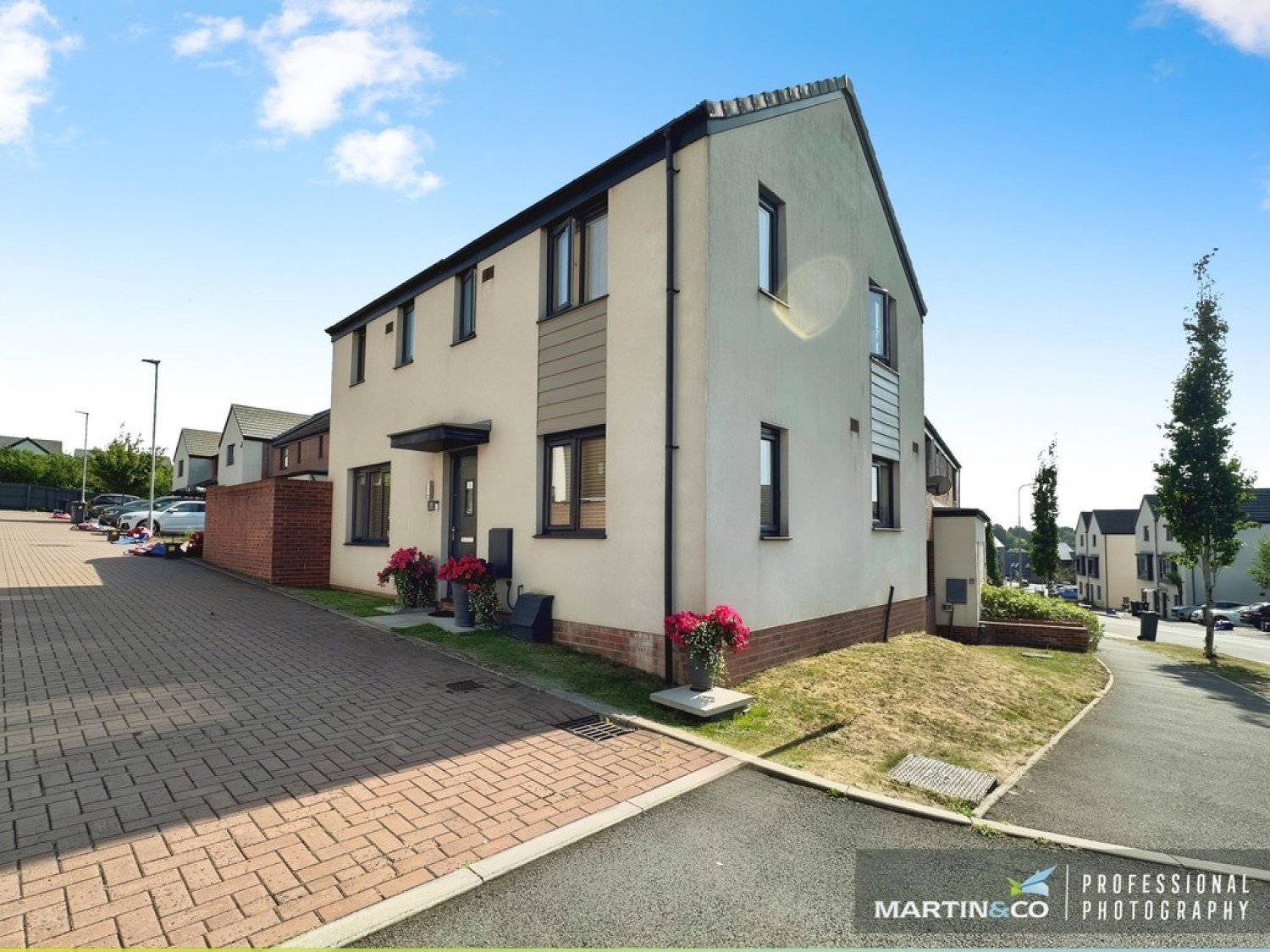 3 bedroom House for Sale Heol Booths, St Edeyrns