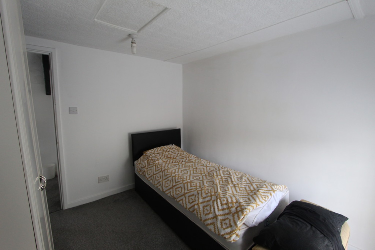 2 bedroom House for Sale Dan-Y-Twyn, Treharris, Merthyr Tydfil