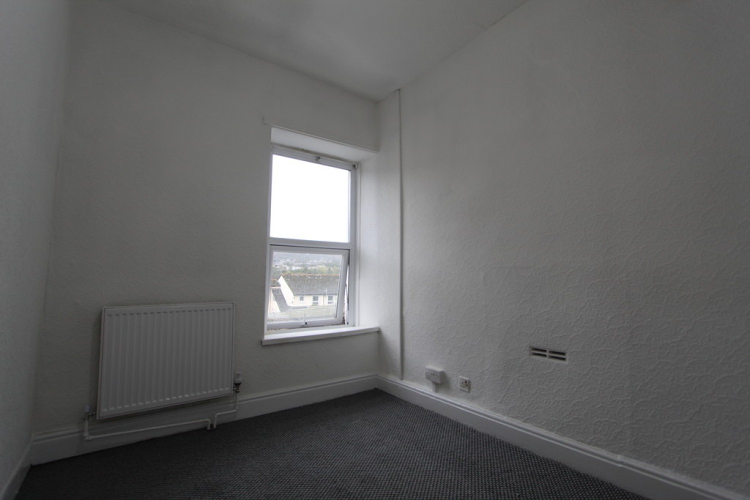 3 bedroom House for Letting Stuart Street, Merthyr Tydfil