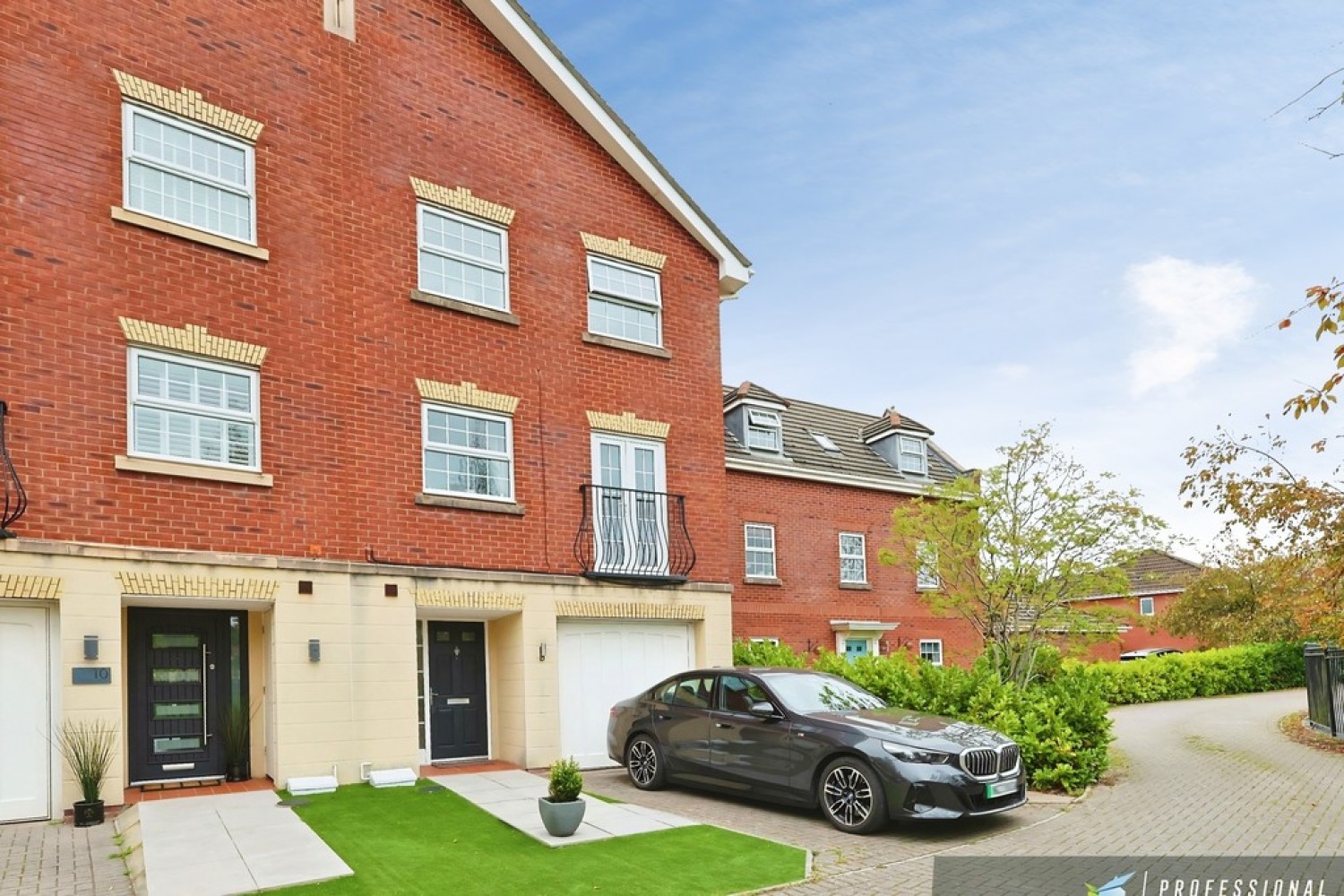 4 bedroom House for Sale Cambrian Crescent, Marshfield