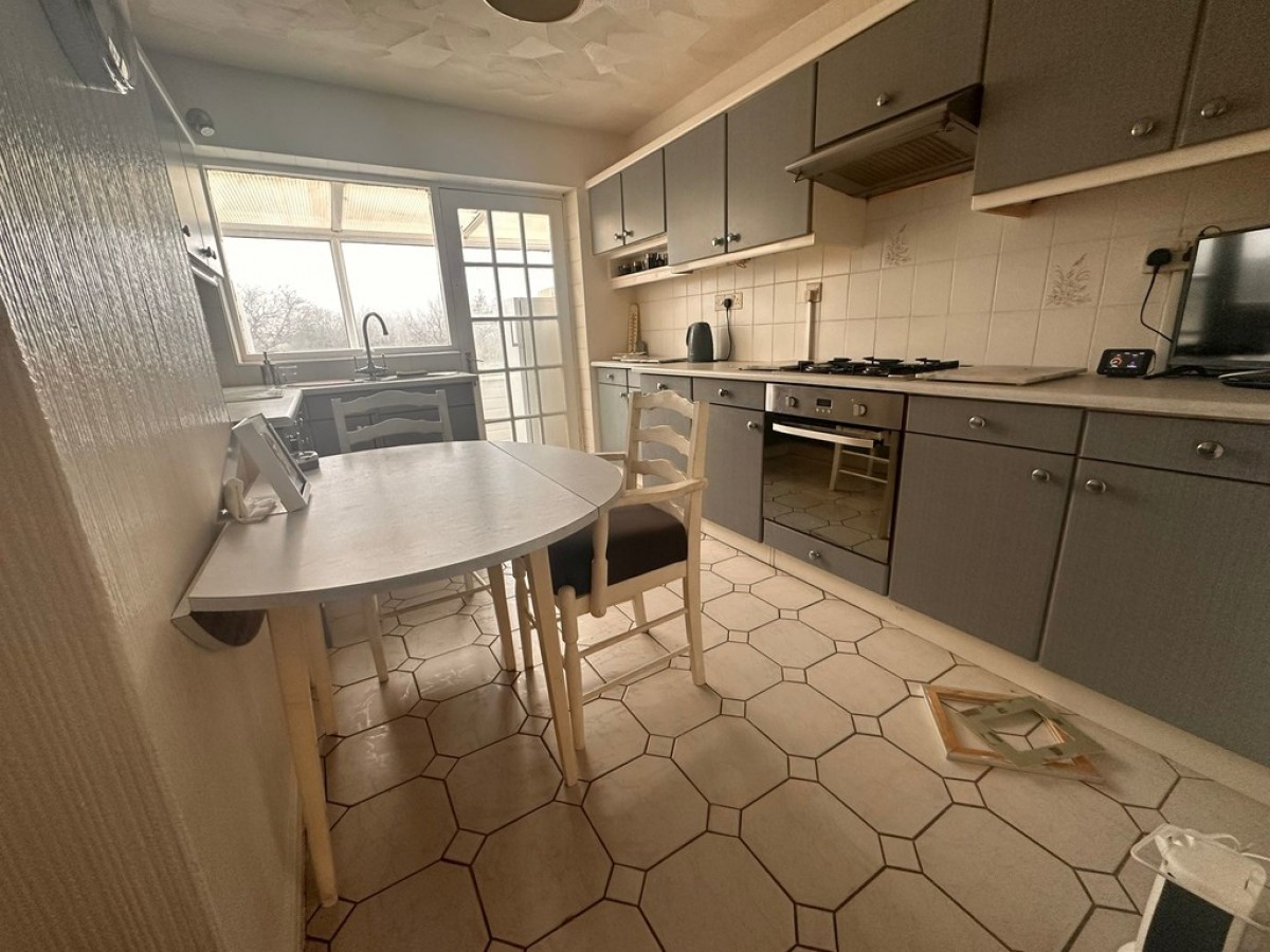 Shirley Drive, Heolgerrig