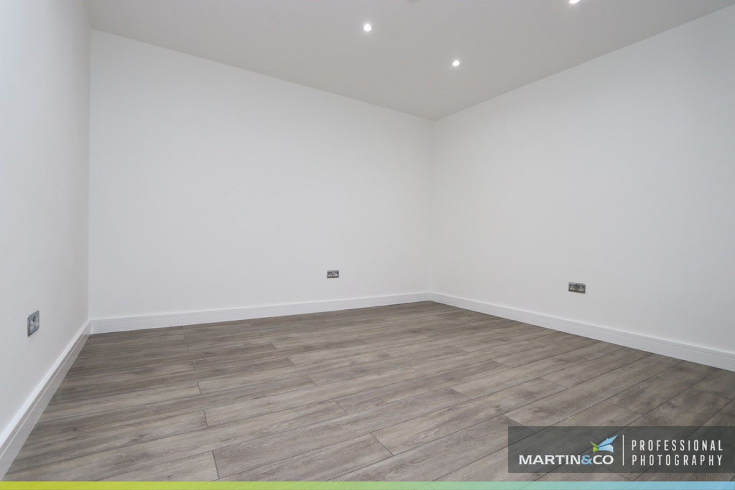 2 bedroom Flat in Cyril Crescent, Roath