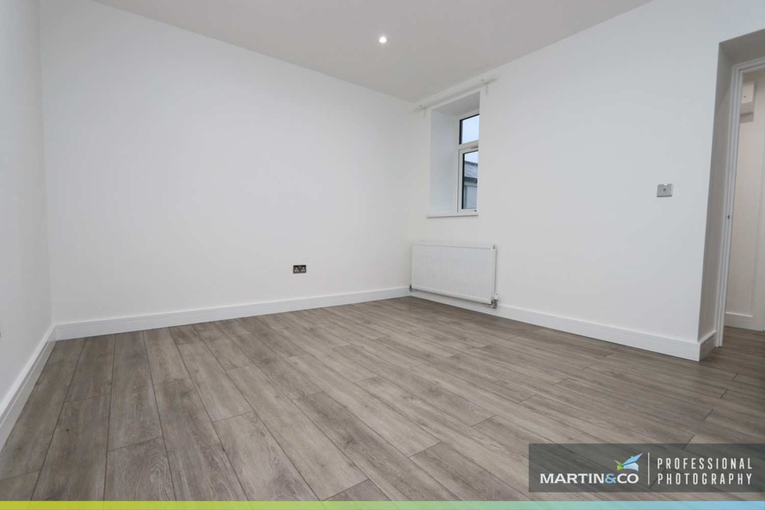 2 bedroom Flat in Cyril Crescent, Roath