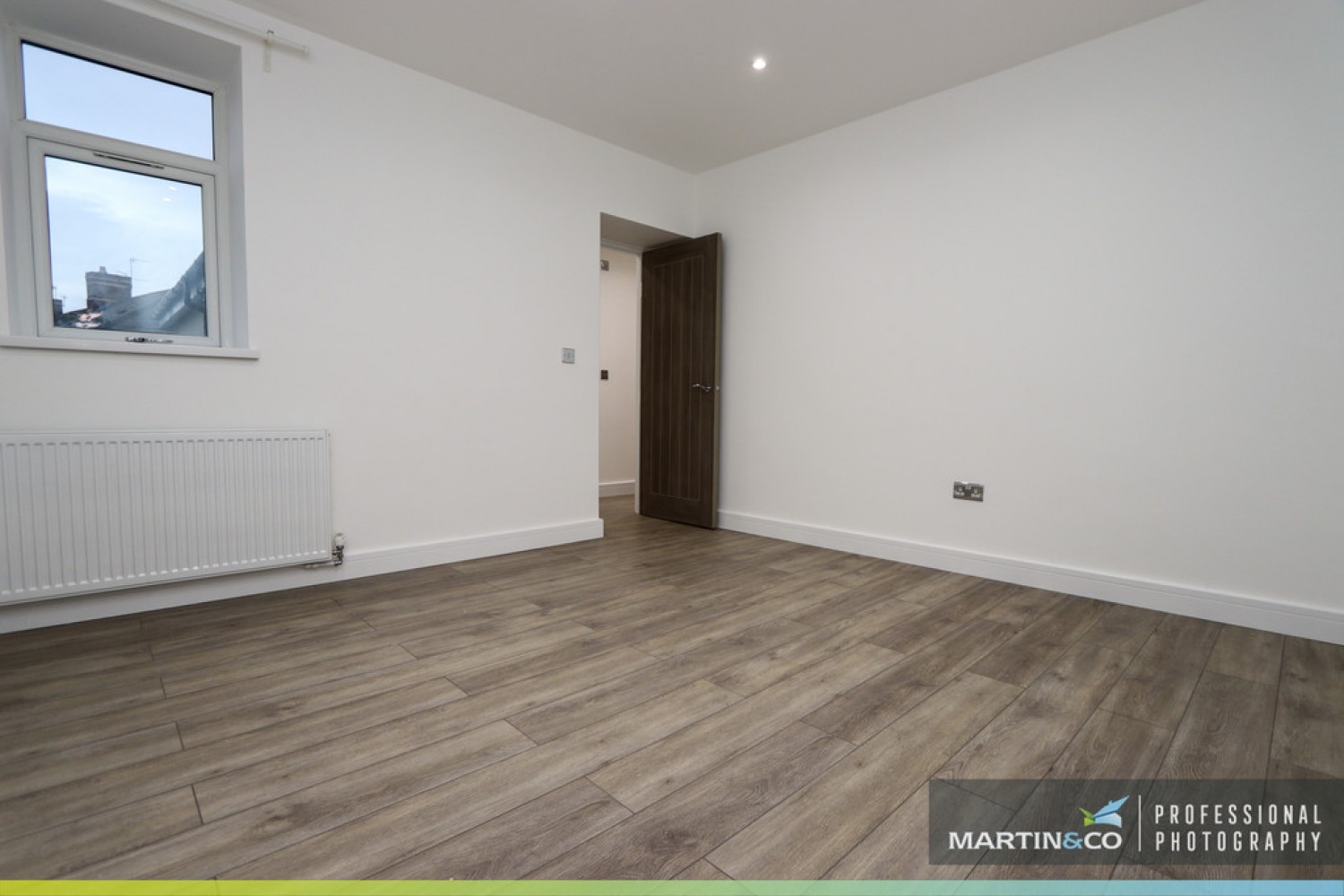 2 bedroom Flat in Cyril Crescent, Roath