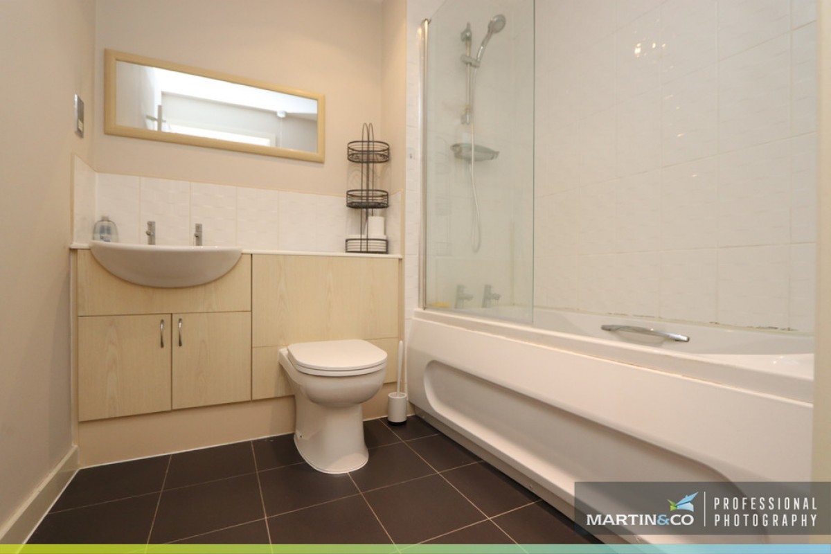 Roma, Victoria Wharf