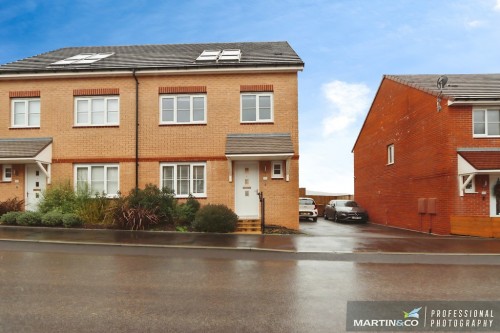 Rhodfa'r Rhyddwen, Hendredenny