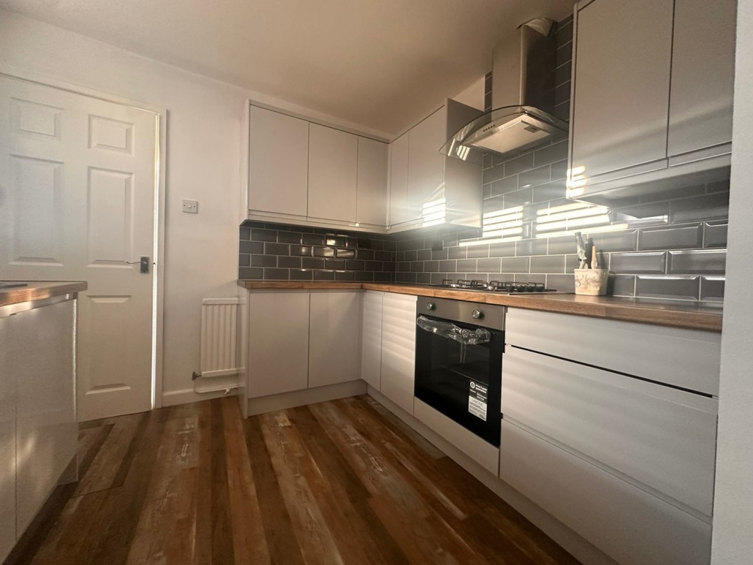 Francis Street, Fleur De Lis